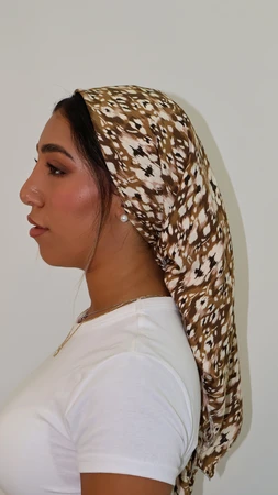 מטפחת מרובעת דגם סהרה