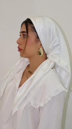 מטפחת מרובעת סטאן לבן