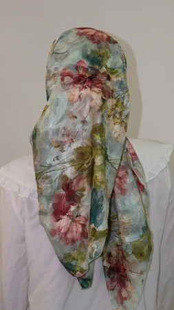 מטפחת מרובעת שיפון פרחים ירוק