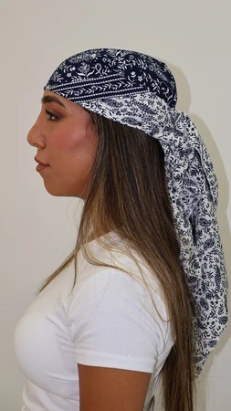 מטפחת מרובעת דגם בנדנה