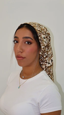 מטפחת מרובעת דגם סהרה