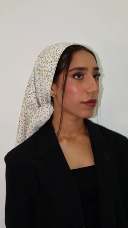 מטפחת מרובעת לבן פרחוני