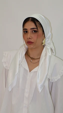 מטפחת מרובעת סטאן לבן