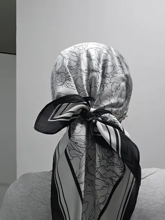 מטפחת מרובעת מצויירת