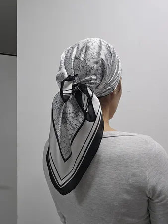 מטפחת מרובעת מצויירת