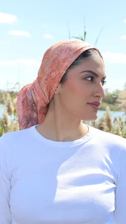 מטפחת מרובעת אפרסק שיפון רקמה עדינה