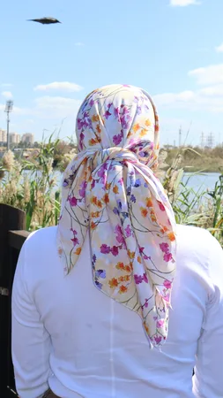 מטפחת מרובעת שהם קרפ לייקרה