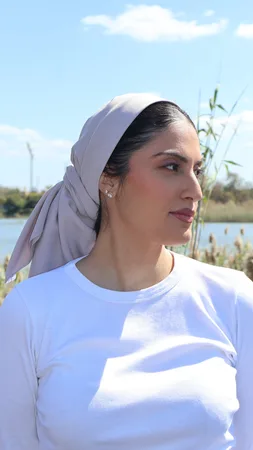 מטפחת מרובעת קרפ אפור