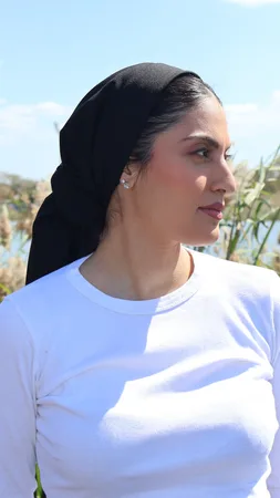 מטפחת מרובעת קרפ שחור