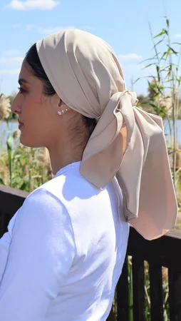 מטפחת מרובעת קרפ בז'