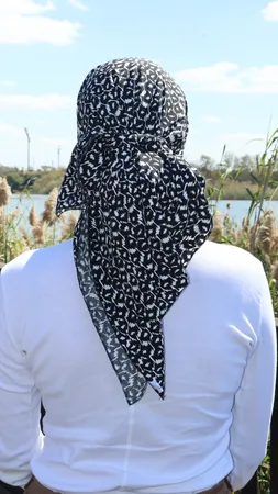 מטפחת מרובעת מונרו
