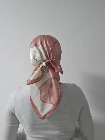 מטפחת מרובעת ורוד עתיק